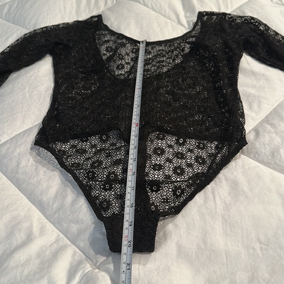 Victoria Secret Black lace bodysuit long sleeve Low Back size M/L Thong back. - Picture 4 of 9